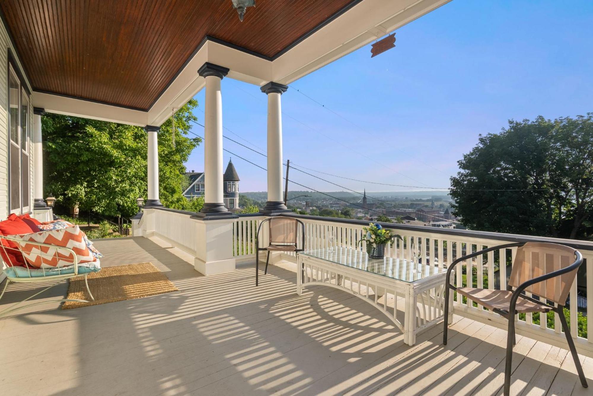 Dubuque'S Front Porch, Historic Charmer, Walk Downtown エクステリア 写真